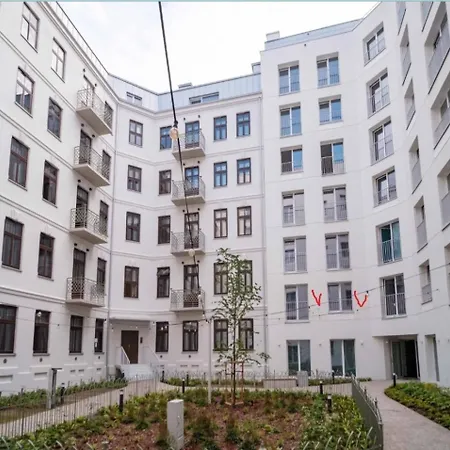 The New Style Of Old Praga Apartment Warschau